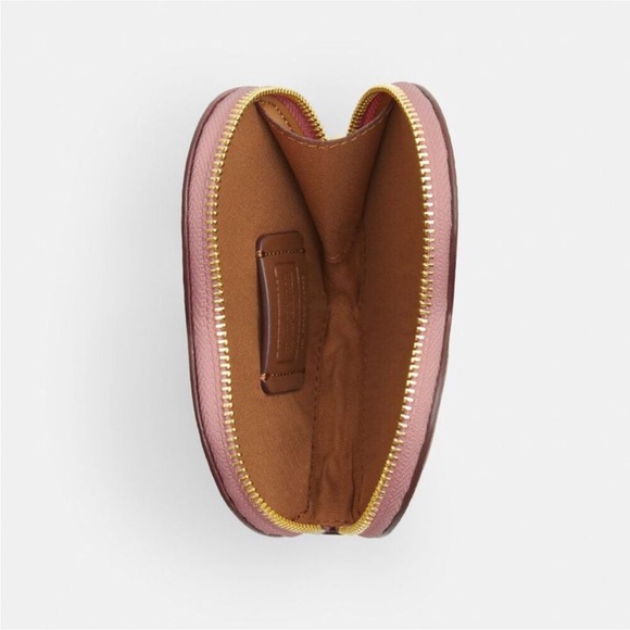 NWT Coach  Heart Coin Case In Signature Canvas - Picture 2 of 8